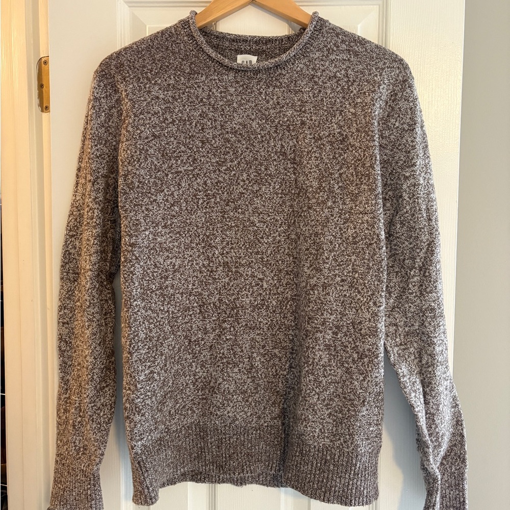 Women’s GAP brown and white sweater